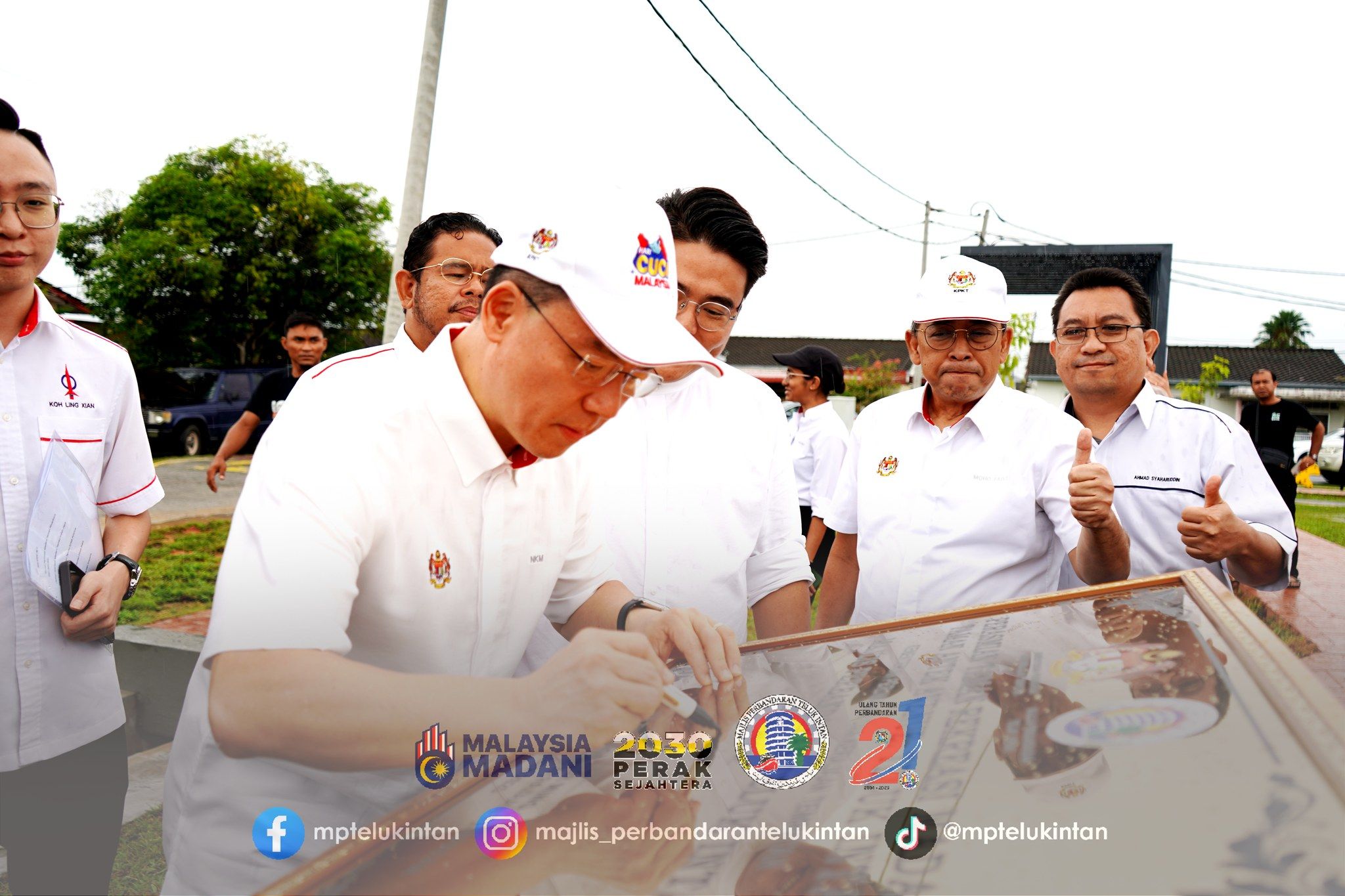 LAWATAN KERJA YB MENTERI KEMENTERIAN PERUMAHAN DAN KERAJAAN TEMPATAN KE TELUK INTAN